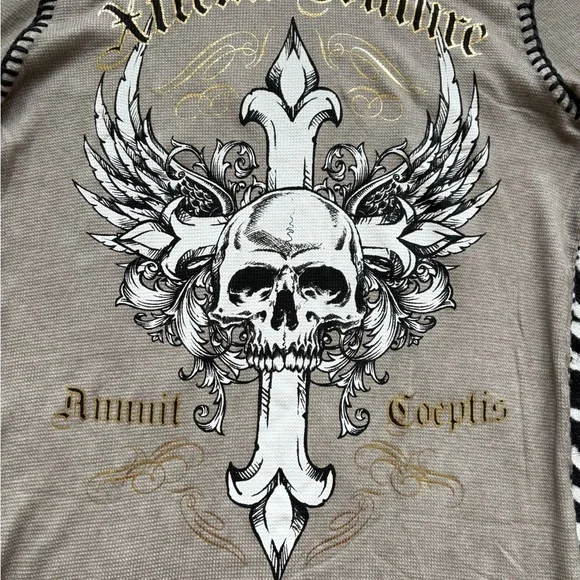 NWT Xtreme Couture Men's Small Tan Crew Neck Thermal With Skulls - Picture 5 of 8